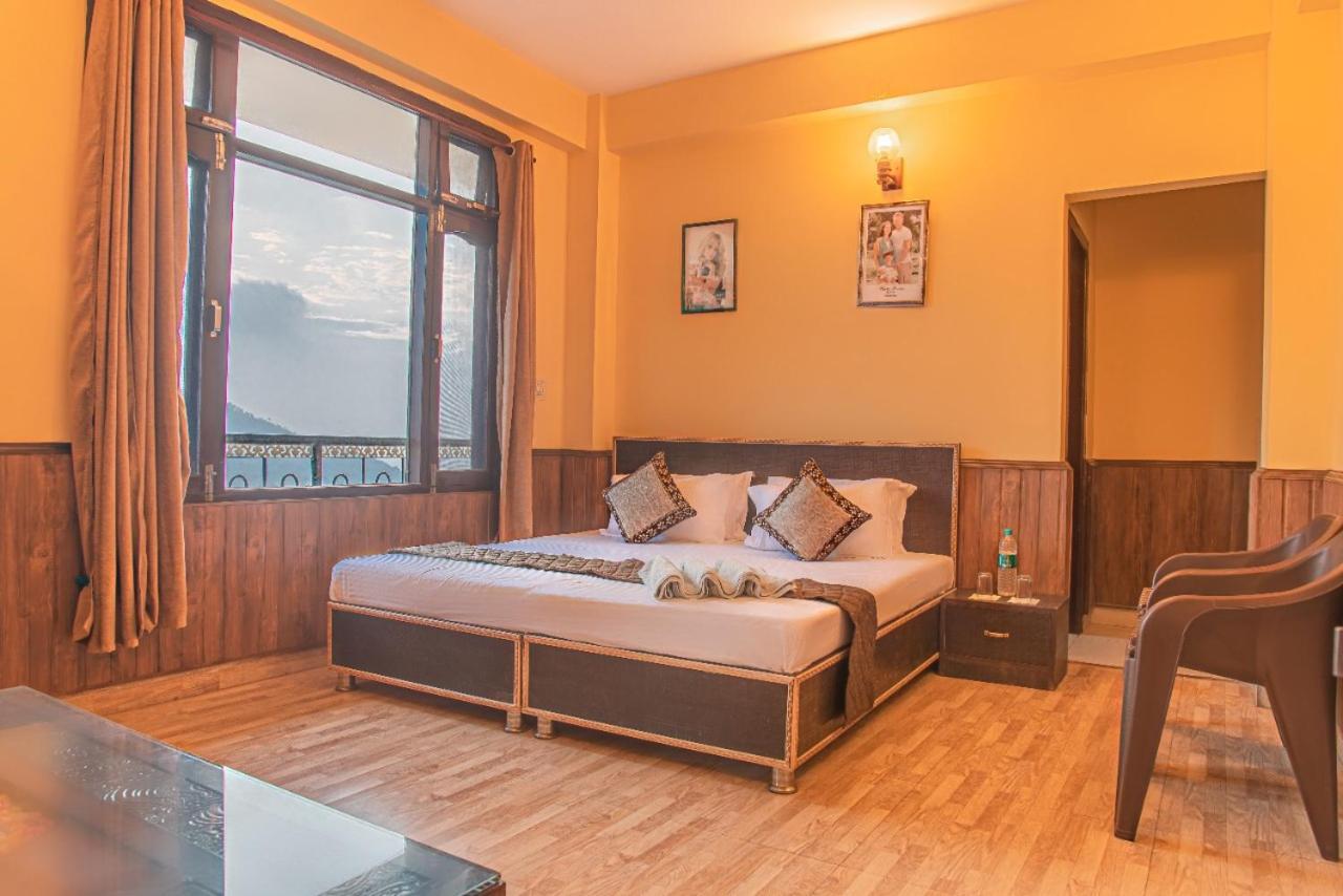 Pine Villa Kasauli Esterno foto